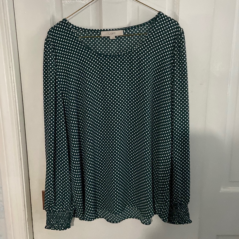 New! No tags but never worn. Loft women’s blouse